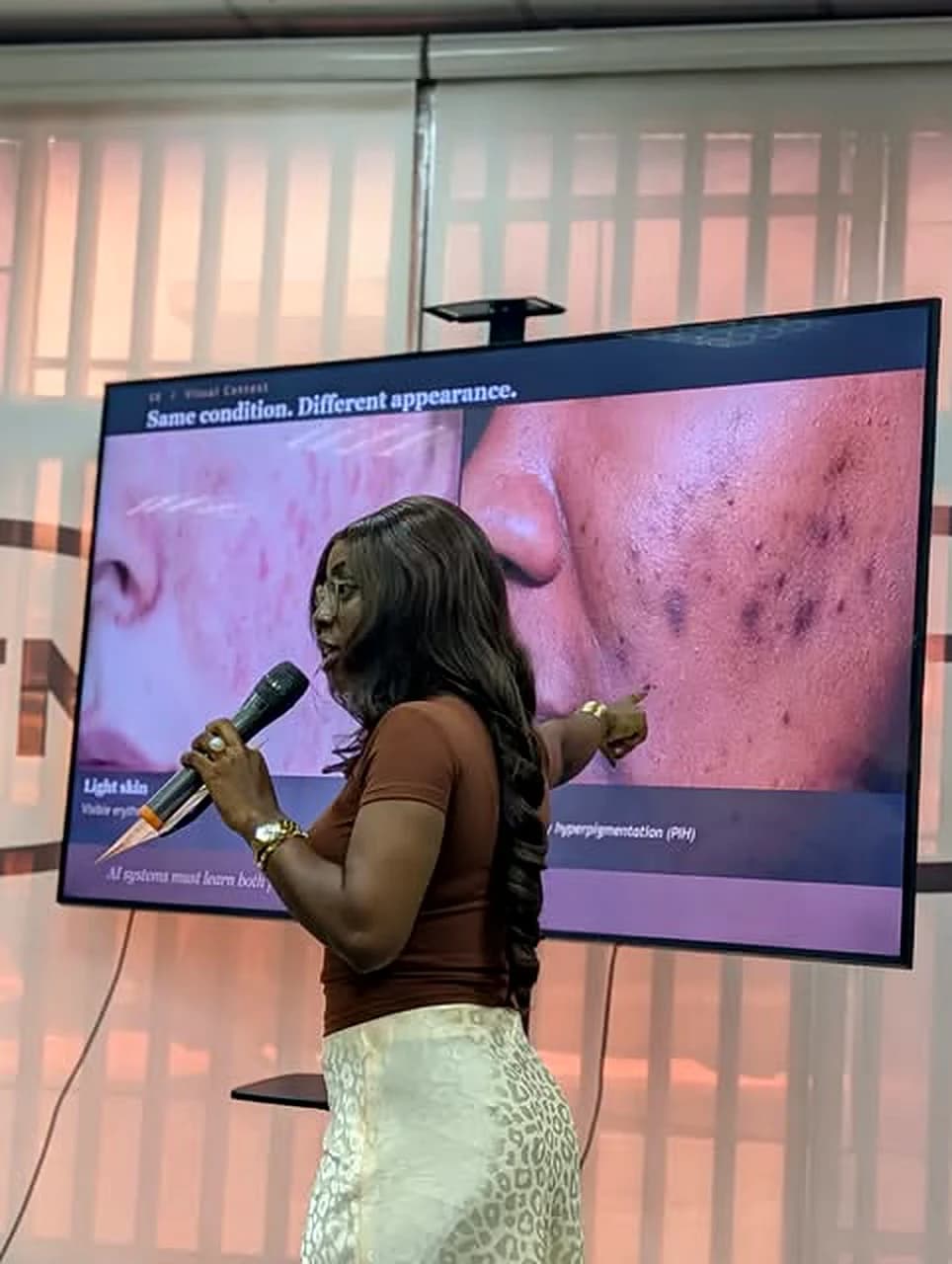 A SIMTI facilitator presenting a Barrier-First case comparison during a live training session